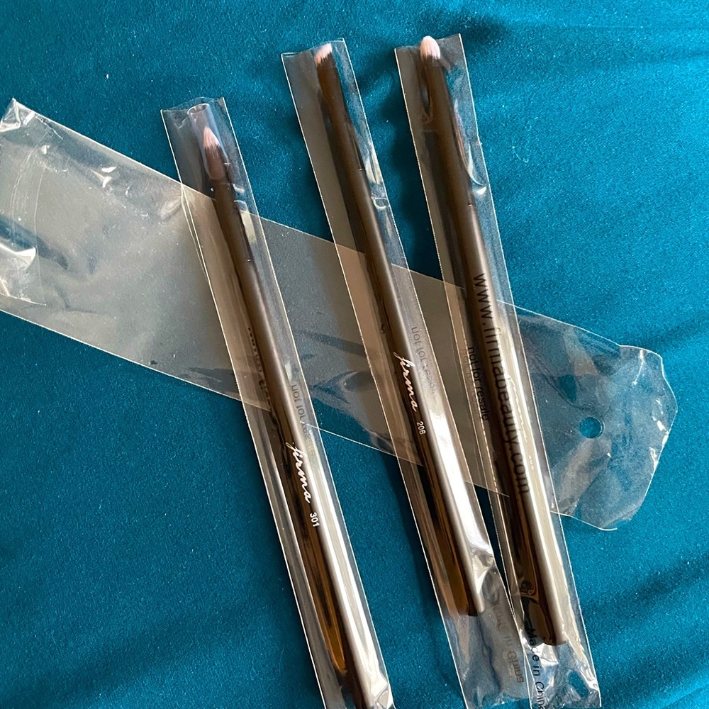 Firma makeup brushes.